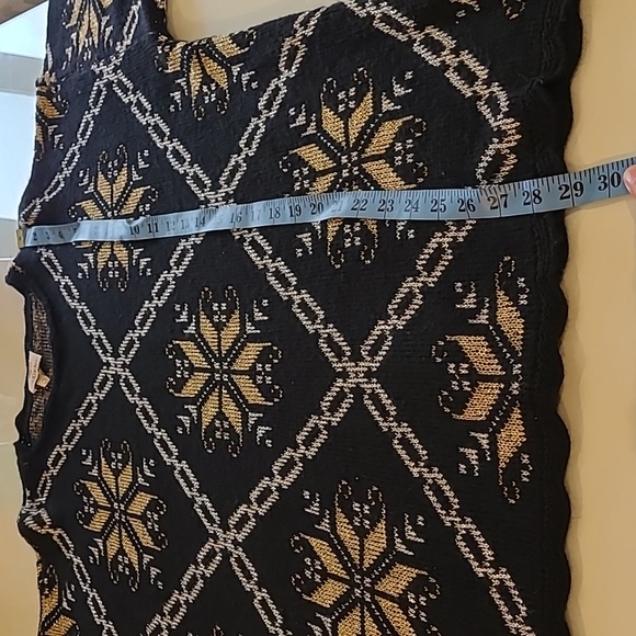 LIKE NEW VTG Nutcracker Pontsettia Metallic Sparkle Scalloped Hem Sweater - Picture 8 of 14